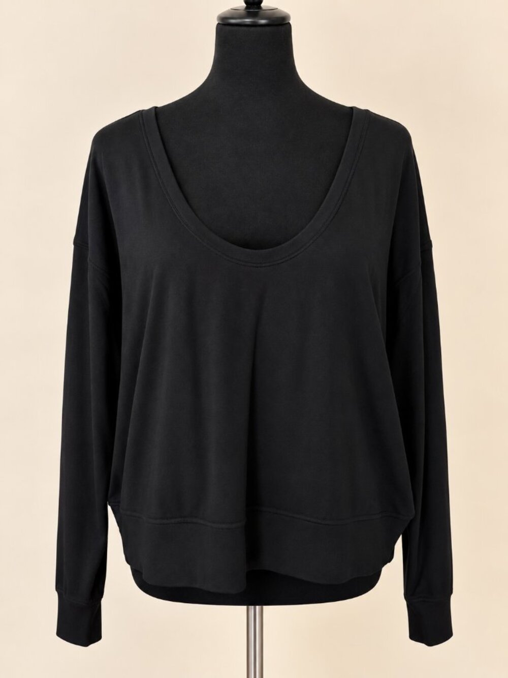 NWT Lululemon BeCalm Scoop-Neck Pullover in classic black, size Medium